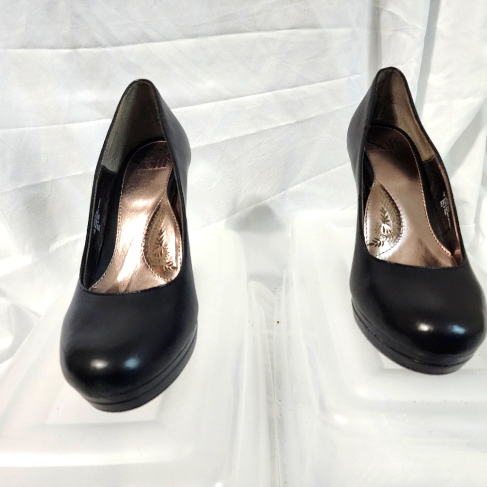 Never Worn Black heels!